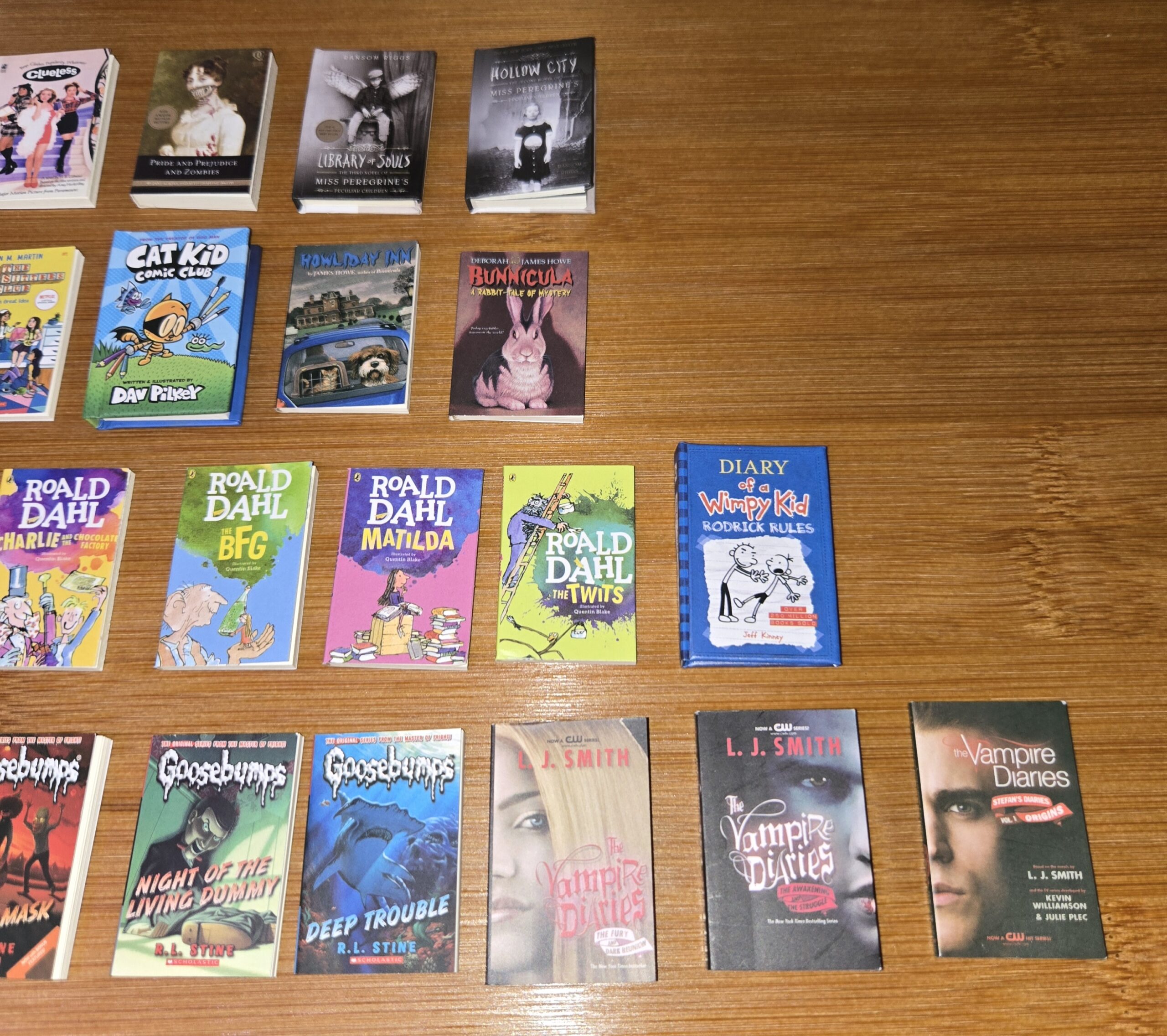 ZURU Mini Brands Books Series 1 – Complete Collection